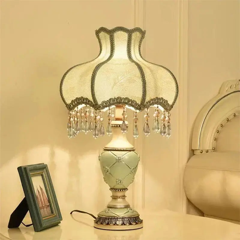 Lampe de chevet - Lampadaire - Style Contemporain, Abat-jour en Tissu, Étagère Intégrée Lampadia