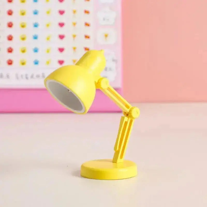 Mini Lampe de chevet LED Pliable - Aimantée, Portable, Pile Bouton, Veilleuse de Lecture, Multi-Couleurs Lampadia