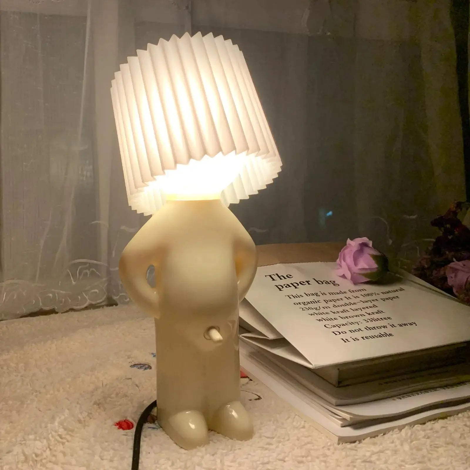 Lampe de chevet - Créative (Design Humain Timide, LED Intégrée, Décoration Intérieure) Lampadia