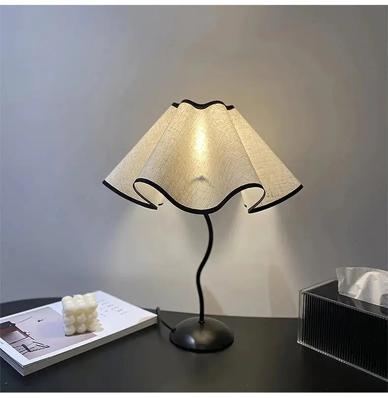 Lampe de chevet - Nordique "Atmosphère Ins" - Art floral en tissu, LED 27 Lampadia