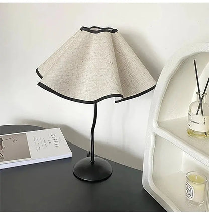 Lampe de chevet - Nordique "Atmosphère Ins" - Art floral en tissu, LED 27 Lampadia