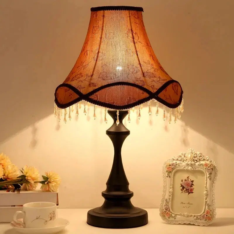 Lampe de chevet - Rétro Style Européen, Abat-jour en Tissu, Base en Fer, E27, 90-260V Lampadia