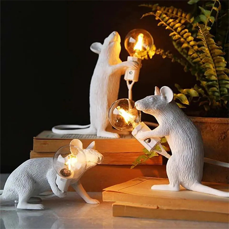 Lampe de chevet - Souris Décorative - Style Art Déco, Résine, E12, USB, 5V, 3 Modèles (Assis, Debout, Couché) Lampadia