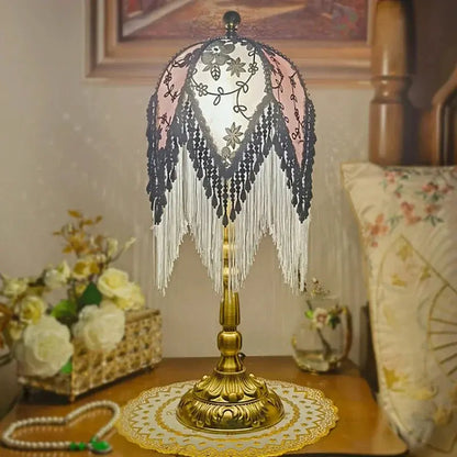 Lampe de chevet à Franges Rétro Française SANDYHA - Abat-jour en Tissu à Motifs Verts, Franges Perlées, Lampe de Chevet Chambre Princesse, Décoration de Salon Lampadia